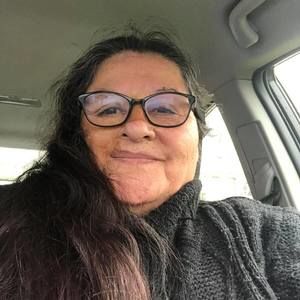 Meet your Posher, Cyndia